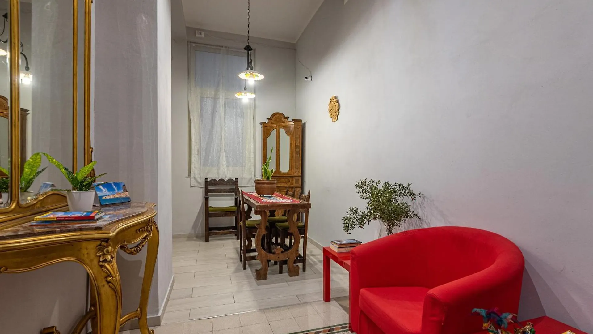 Guest house La Vecchia Palermo Hotel